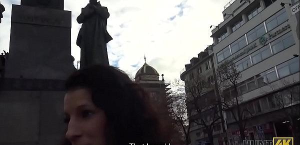 HUNT4K. Guy needs cash so why watches how his lovely babe Jocelyne Z gets dirty